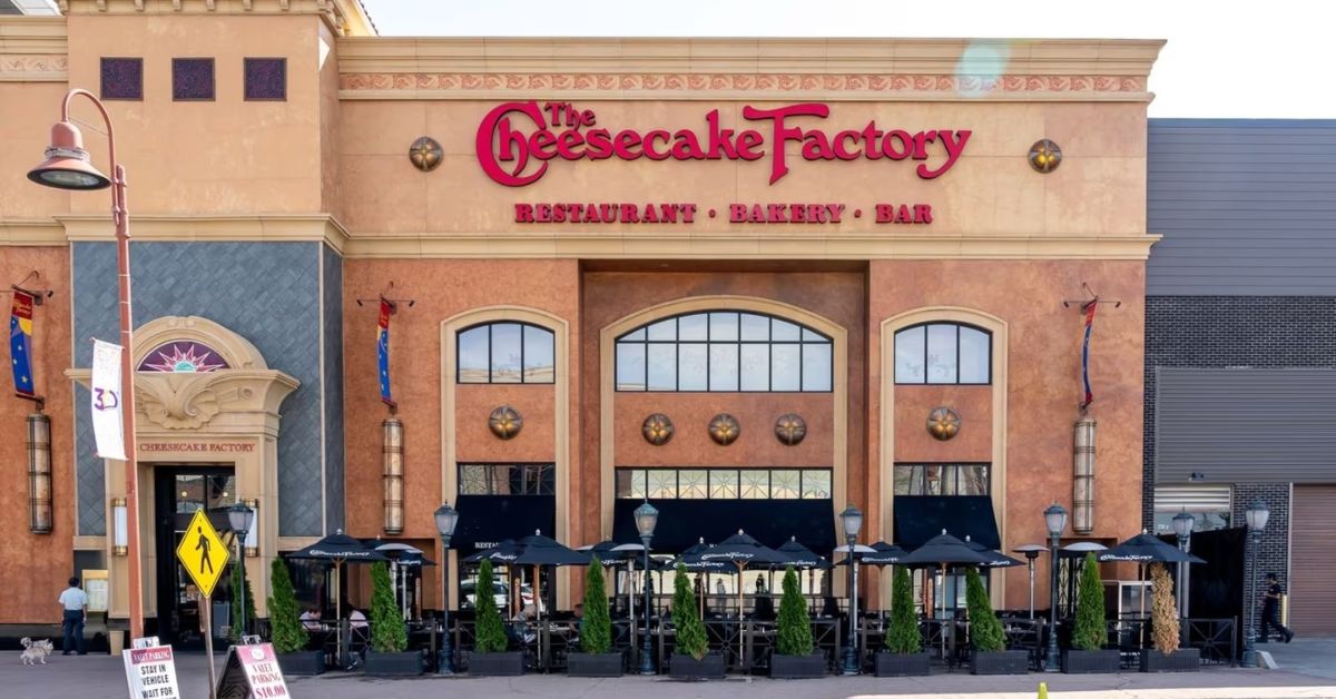 Does The Cheesecake Factory Support Israel or Palestine? [2024]